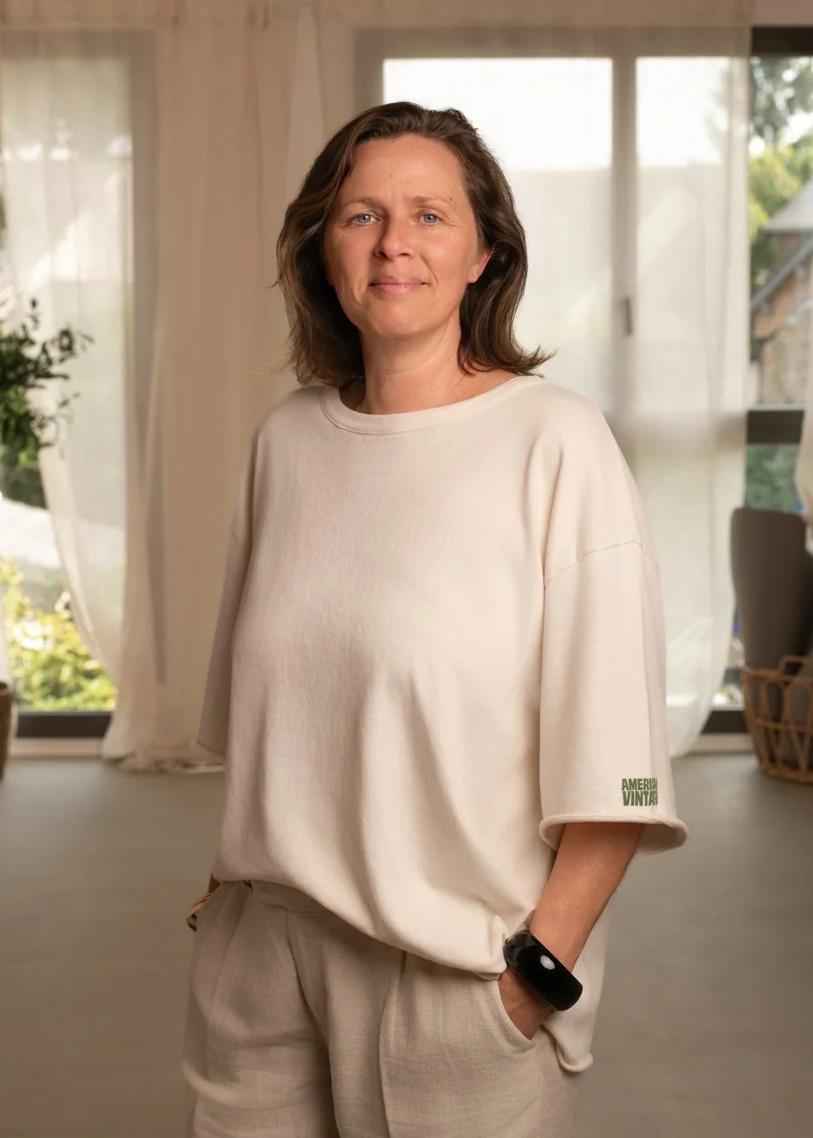Portrait de Lise Dehaye, praticienne certifiée en hypnose et thérapies brèves